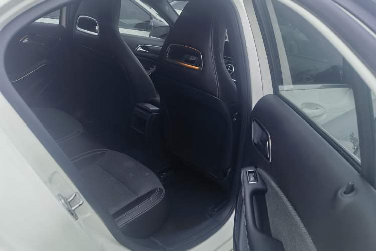 Used Mercedes-Benz A-Class 2017 Revised A 200 Dynamic Edition Interior 9