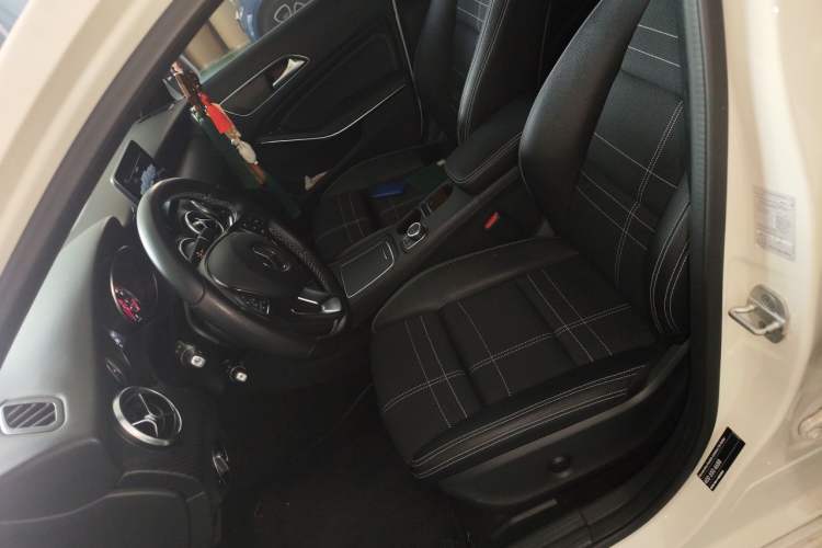 Used Mercedes-Benz A-Class 2017 Revised Version A 200 Fashion Edition Left Front Seat