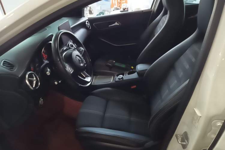 Used Mercedes-Benz A-Class 2017 Revised Version A 200 Fashion Edition Left Front Seat