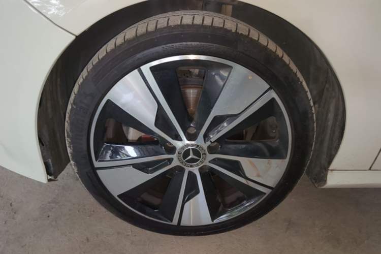Used Mercedes-Benz A-Class 2017 A 200 Fashion Model Left Front Wheel Hub