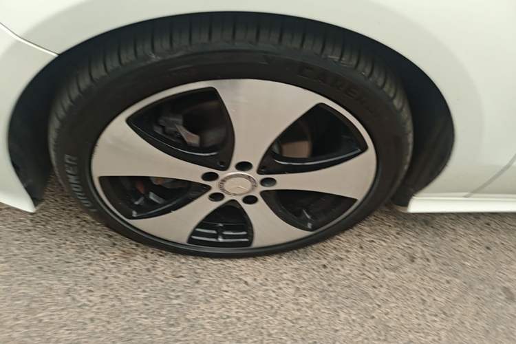 Used Mercedes-Benz A-Class 2017 A 200 Fashion Model Left Front Wheel Hub