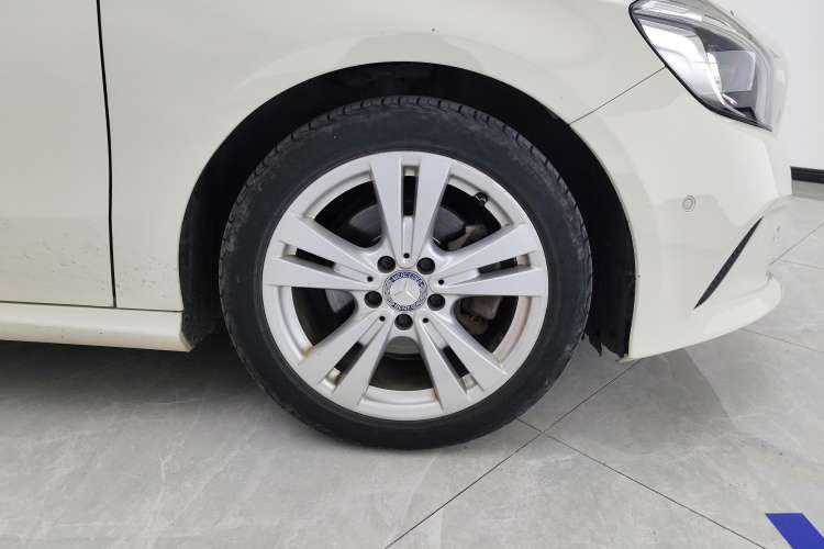 Used Mercedes-Benz A-Class 2017 Revised A 200 Dynamic Edition Left Front Wheel Hub