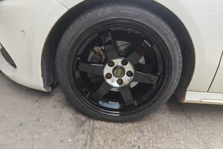 Used Mercedes-Benz A-Class 2017 A 200 Sport Left Front Wheel Hub