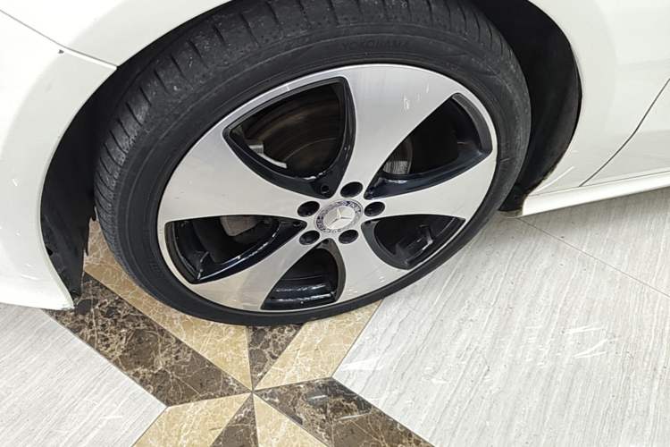 Used Mercedes-Benz A-Class 2017 A 200 Dynamic Edition Left Front Wheel Hub