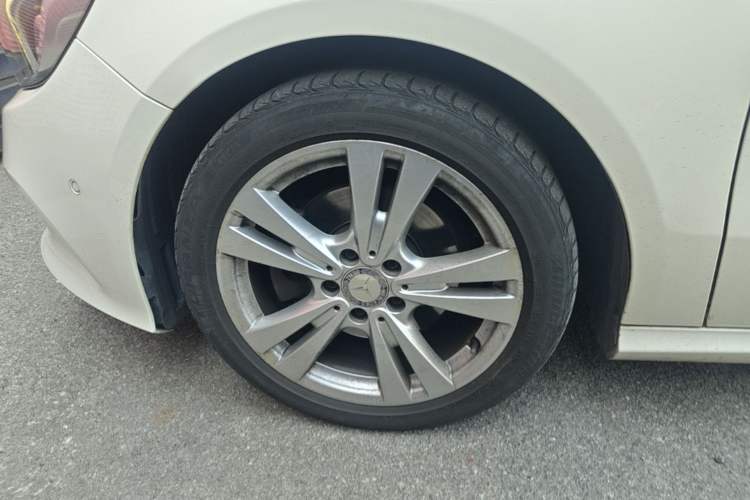 Used Mercedes-Benz A-Class 2017 Revised A 200 Dynamic Edition Left Front Wheel Hub