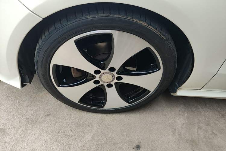 Used Mercedes-Benz A-Class 2017 A 200 Fashion Model Left Front Wheel Hub