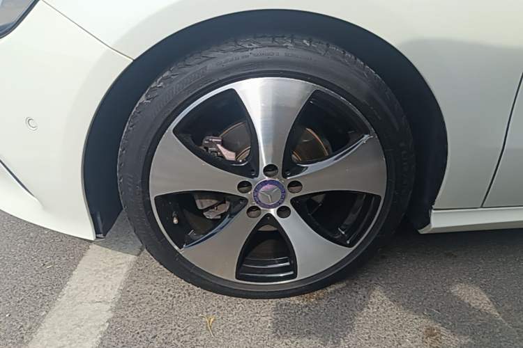 Used Mercedes-Benz A-Class 2017 A 200 Dynamic Edition Left Front Wheel Hub