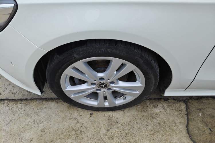 Used Mercedes-Benz A-Class 2017 Revised A 200 Dynamic Edition Left Front Wheel Hub