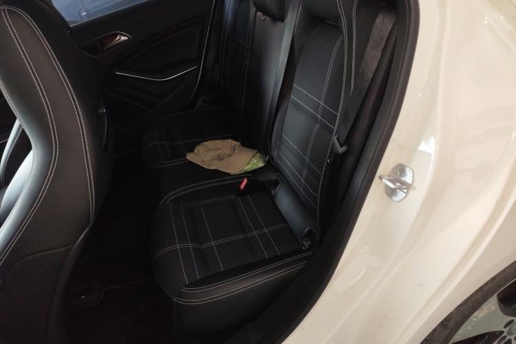 Used Mercedes-Benz A-Class 2017 Revised Version A 200 Fashion Edition Left Rear Seat