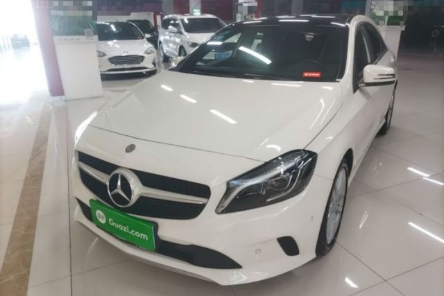 Ojetý Mercedes-Benz A-Class 2017 A 200 Dynamic Edition