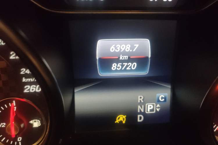 Used Mercedes-Benz A-Class 2017 Revised Version A 200 Fashion Edition Odometer Close Up