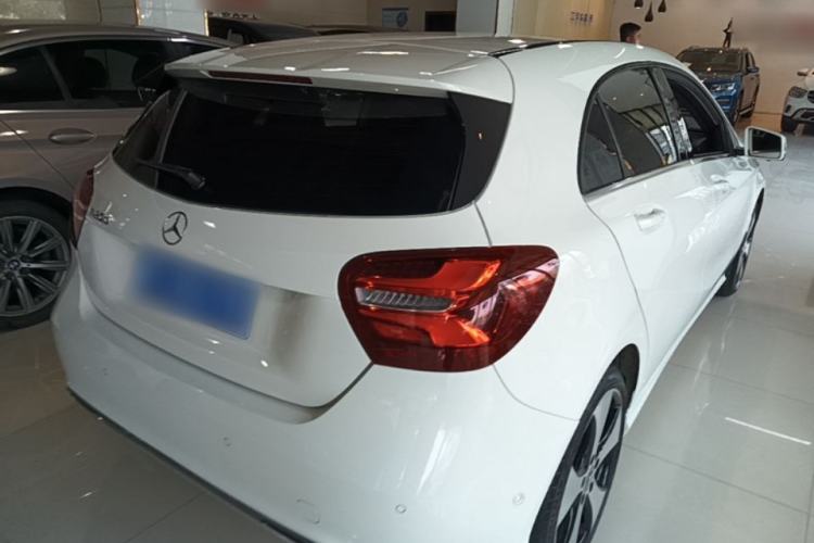 Used Mercedes-Benz A-Class 2017 Revised Version A 200 Fashion Edition Rear Right 45 Deg