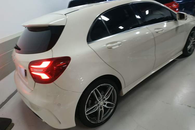 Used Mercedes-Benz A-Class 2017 A 200 Sport Rear Right 45 Deg