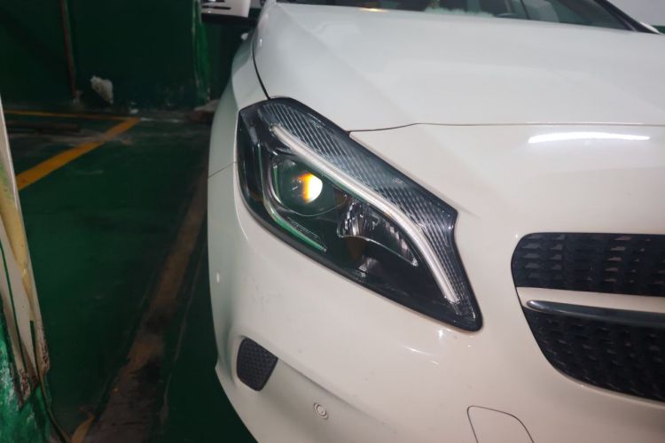 Used Mercedes-Benz A-Class 2017 Revised A 200 Dynamic Edition Right Front Headlight