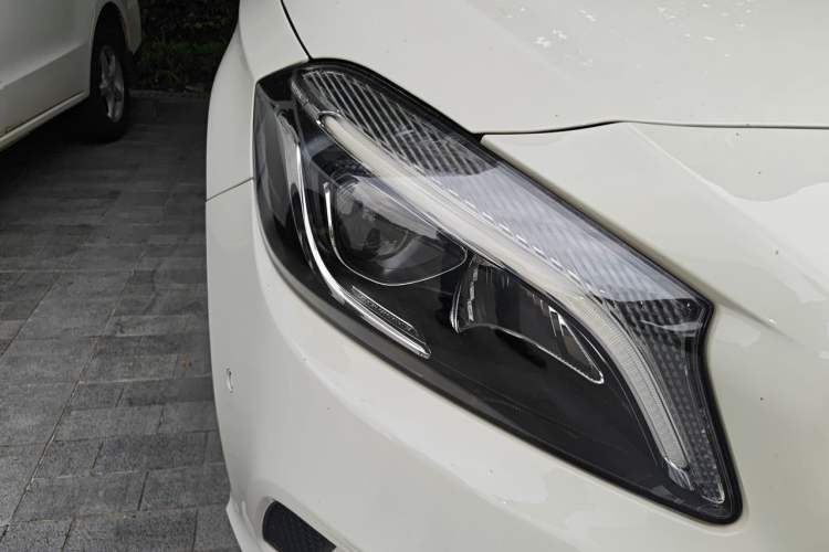 Used Mercedes-Benz A-Class 2017 Revised A 200 Dynamic Edition Right Front Headlight
