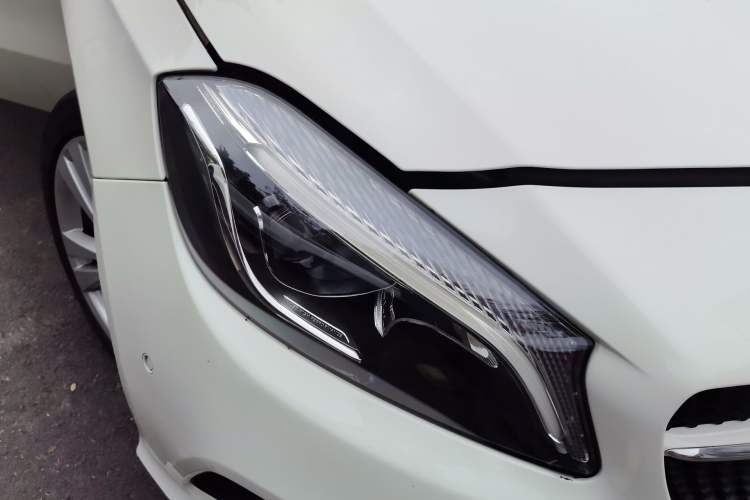 Used Mercedes-Benz A-Class 2017 A 200 Dynamic Edition Right Front Headlight