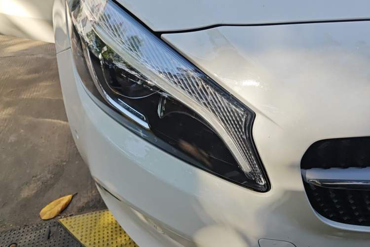 Used Mercedes-Benz A-Class 2017 Revised Version A 200 Fashion Edition Right Front Headlight