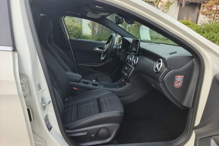 Used Mercedes-Benz A-Class 2017 A 200 Dynamic Edition Right Front Seat
