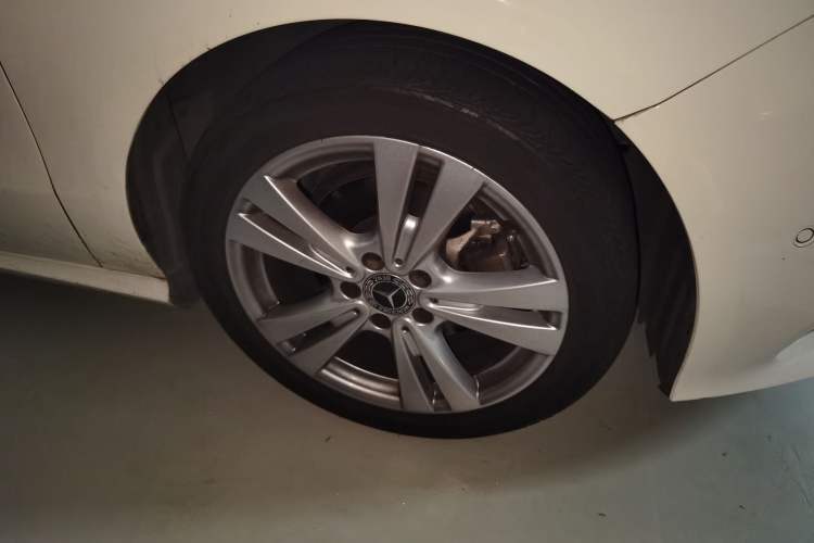 Used Mercedes-Benz A-Class 2017 A 200 Dynamic Edition Right Front Wheel Hub
