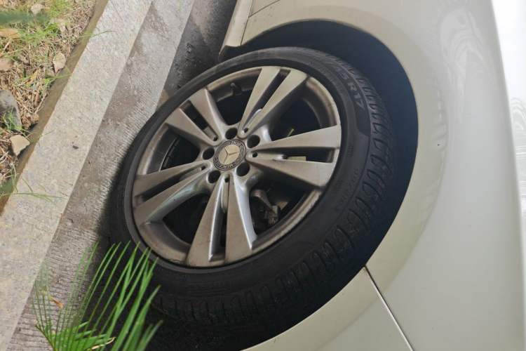 Used Mercedes-Benz A-Class 2017 Revised A 200 Dynamic Edition Right Front Wheel Hub