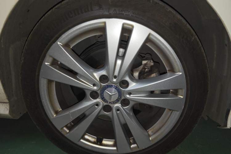 Used Mercedes-Benz A-Class 2017 A 200 Dynamic Edition Right Front Wheel Hub
