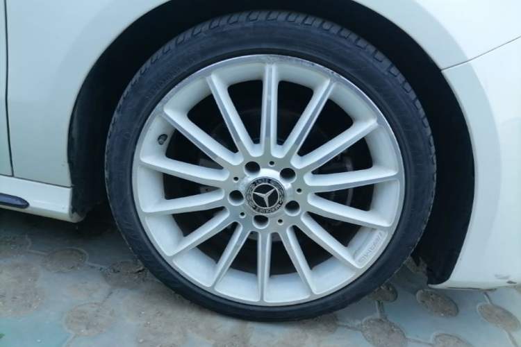 Used Mercedes-Benz A-Class 2017 A 200 Polar Limited Edition Right Front Wheel Hub