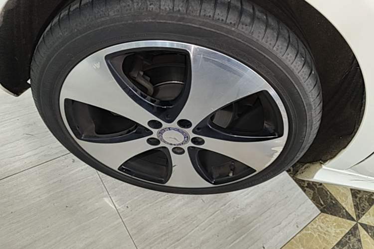 Used Mercedes-Benz A-Class 2017 A 200 Dynamic Edition Right Rear Wheel Hub