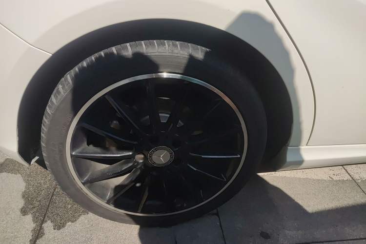 Used Mercedes-Benz A-Class 2017 A 200 Fashion Model Right Rear Wheel Hub
