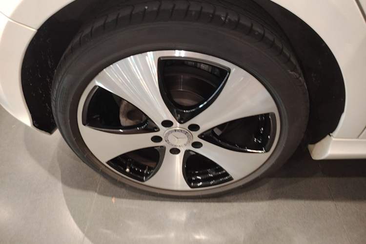 Used Mercedes-Benz A-Class 2017 A 200 Fashion Model Right Rear Wheel Hub