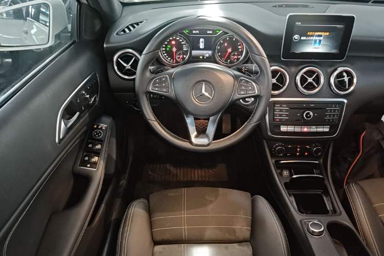 Used Mercedes-Benz A-Class 2017 A 200 Fashion Model Steering Wheel