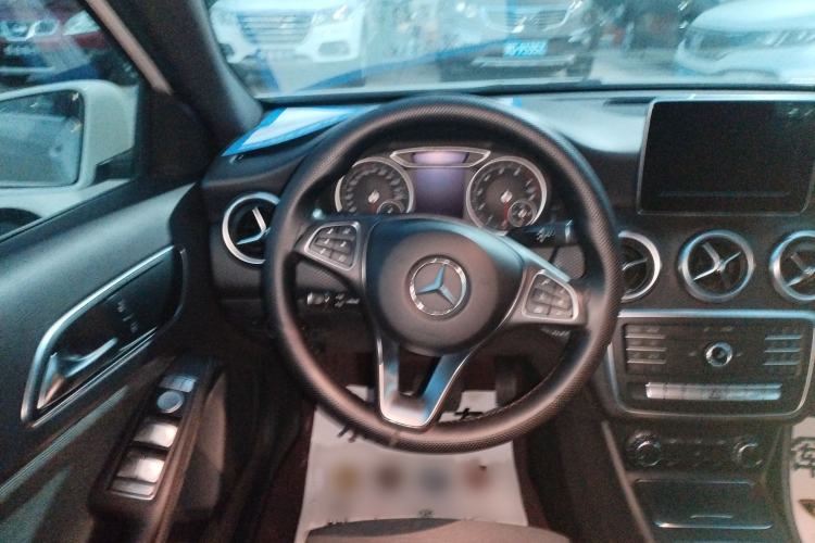 Used Mercedes-Benz A-Class 2017 Revised A 200 Dynamic Edition Steering Wheel