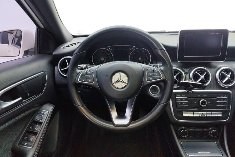 Used Mercedes-Benz A-Class 2017 Revised A 200 Dynamic Edition Steering Wheel