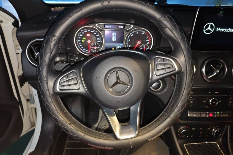 Used Mercedes-Benz A-Class 2017 Revised A 200 Dynamic Edition Steering Wheel