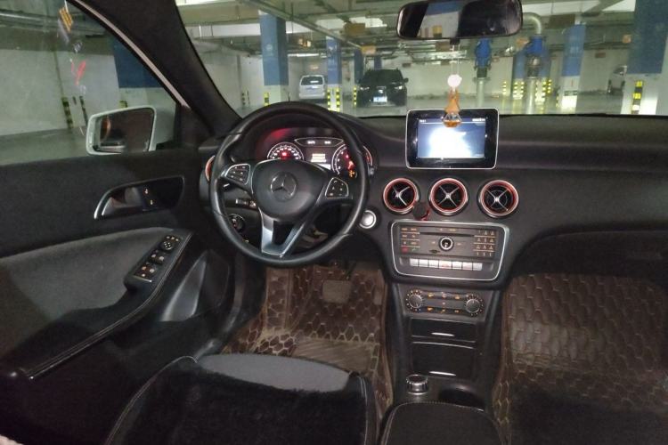 Used Mercedes-Benz A-Class 2017 Revised A 200 Dynamic Edition Steering Wheel