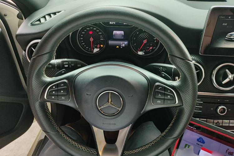 Used Mercedes-Benz A-Class 2017 A 200 Fashion Model Steering Wheel