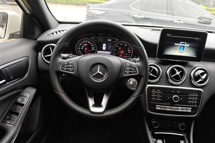 Used Mercedes-Benz A-Class 2017 Revised A 200 Dynamic Edition Steering Wheel