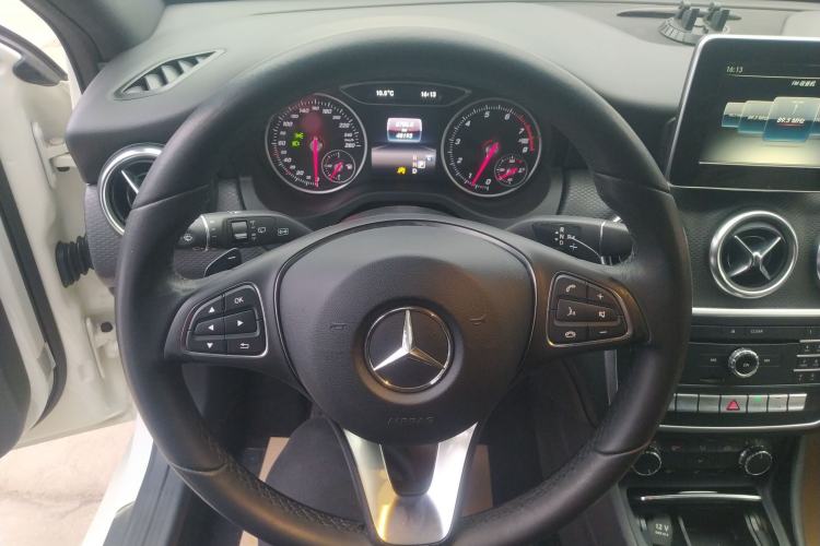 Used Mercedes-Benz A-Class 2017 Revised A 200 Dynamic Edition Steering Wheel