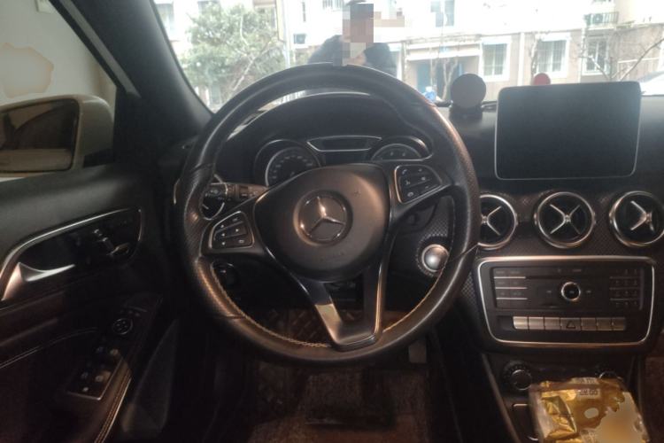 Used Mercedes-Benz A-Class 2017 Revised Version A 200 Fashion Edition Steering Wheel