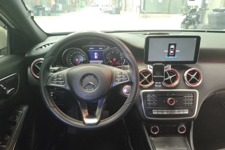 Used Mercedes-Benz A-Class 2017 Revised Version A 200 Fashion Edition Steering Wheel