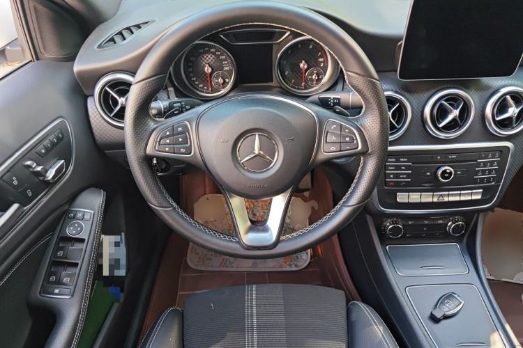 Used Mercedes-Benz A-Class 2017 Revised Version A 200 Fashion Edition Steering Wheel