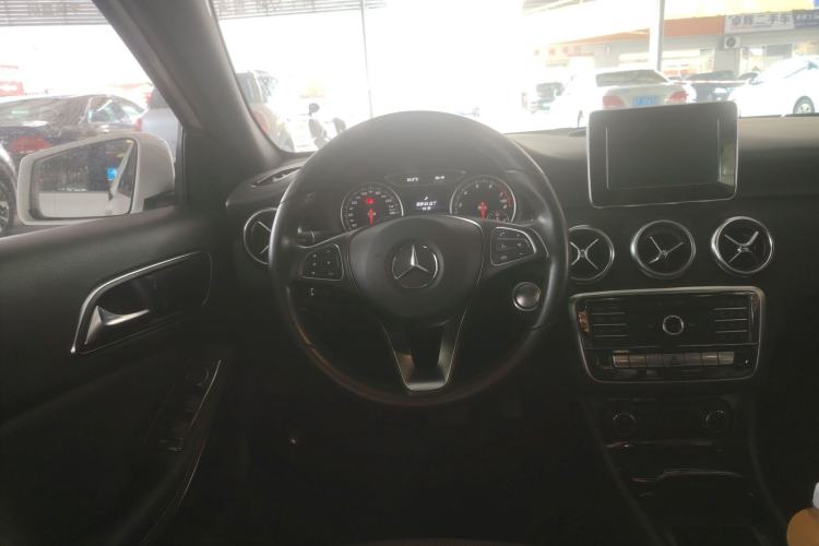 Used Mercedes-Benz A-Class 2017 Revised A 200 Dynamic Edition Steering Wheel