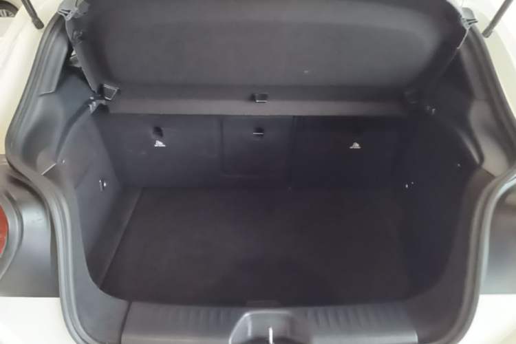 Used Mercedes-Benz A-Class 2017 Revised Version A 200 Fashion Edition Trunk
