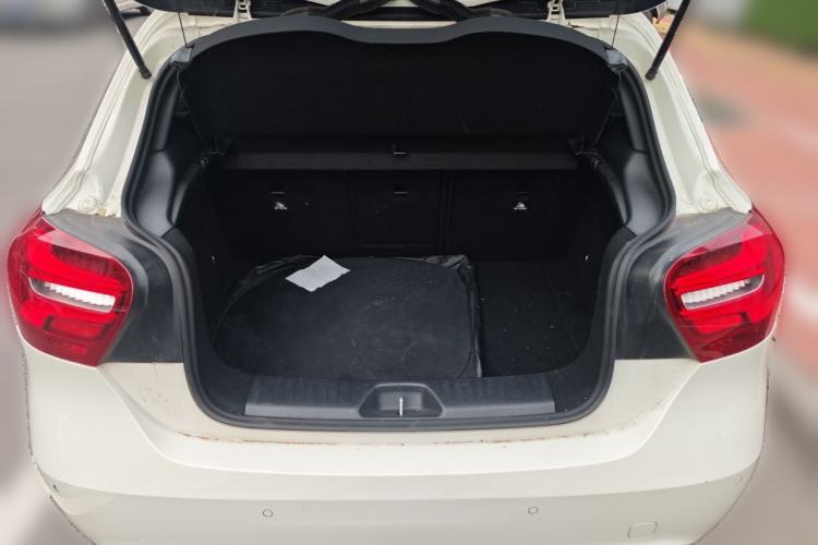Used Mercedes-Benz A-Class 2017 Revised Version A 200 Fashion Edition Trunk