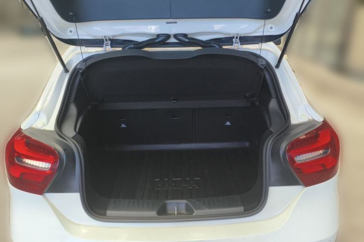 Used Mercedes-Benz A-Class 2017 Revised Version A 200 Fashion Edition Trunk