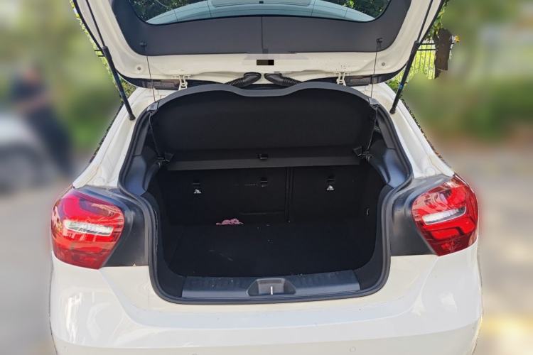 Used Mercedes-Benz A-Class 2017 Revised Version A 200 Fashion Edition Trunk