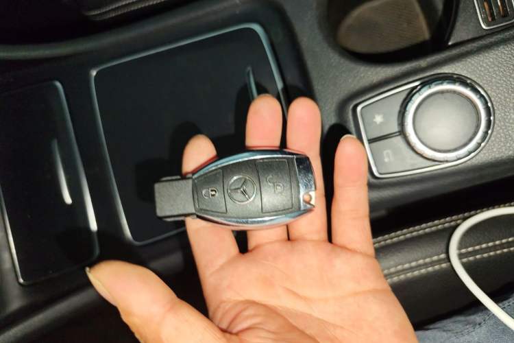 Used Mercedes-Benz A-Class 2017 Revised Version A 200 Fashion Edition Vehicle Key