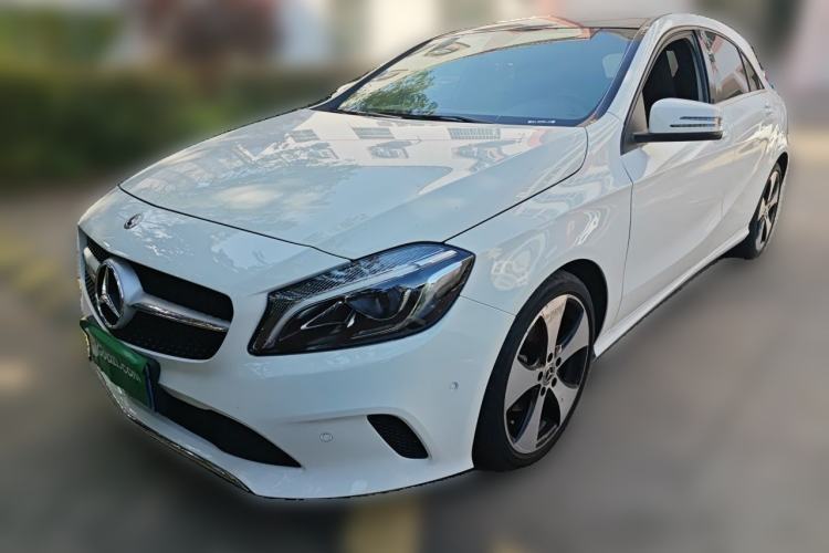 Used Mercedes-Benz A-Class 2017 Revised Version A 200 Fashion Edition Guazi used car, China used car export, Used car for sale, Used cars, Cheapest cars for sale