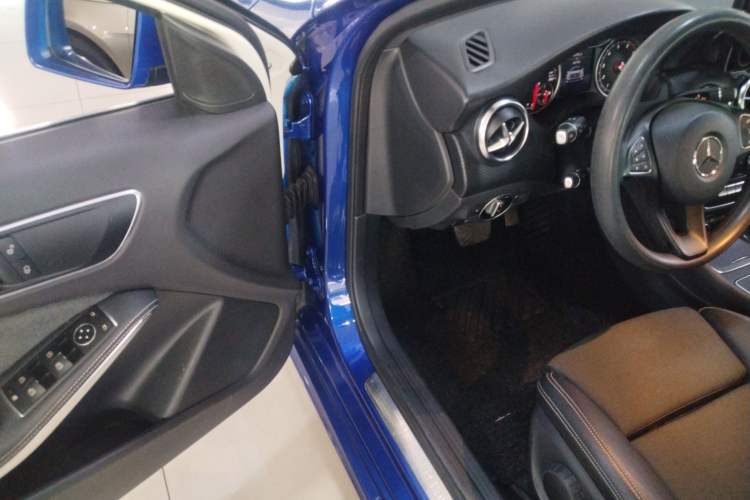 Used Mercedes-Benz A-Class 2018 A 180 Driver Seat