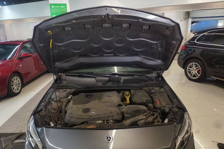 Used Mercedes-Benz A-Class 2018 A 200 Fashion Model Engine Bay