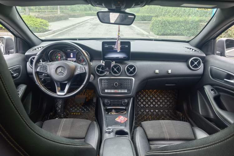 Used Mercedes-Benz A-Class 2018 A 200 Fashion Model Interior 3